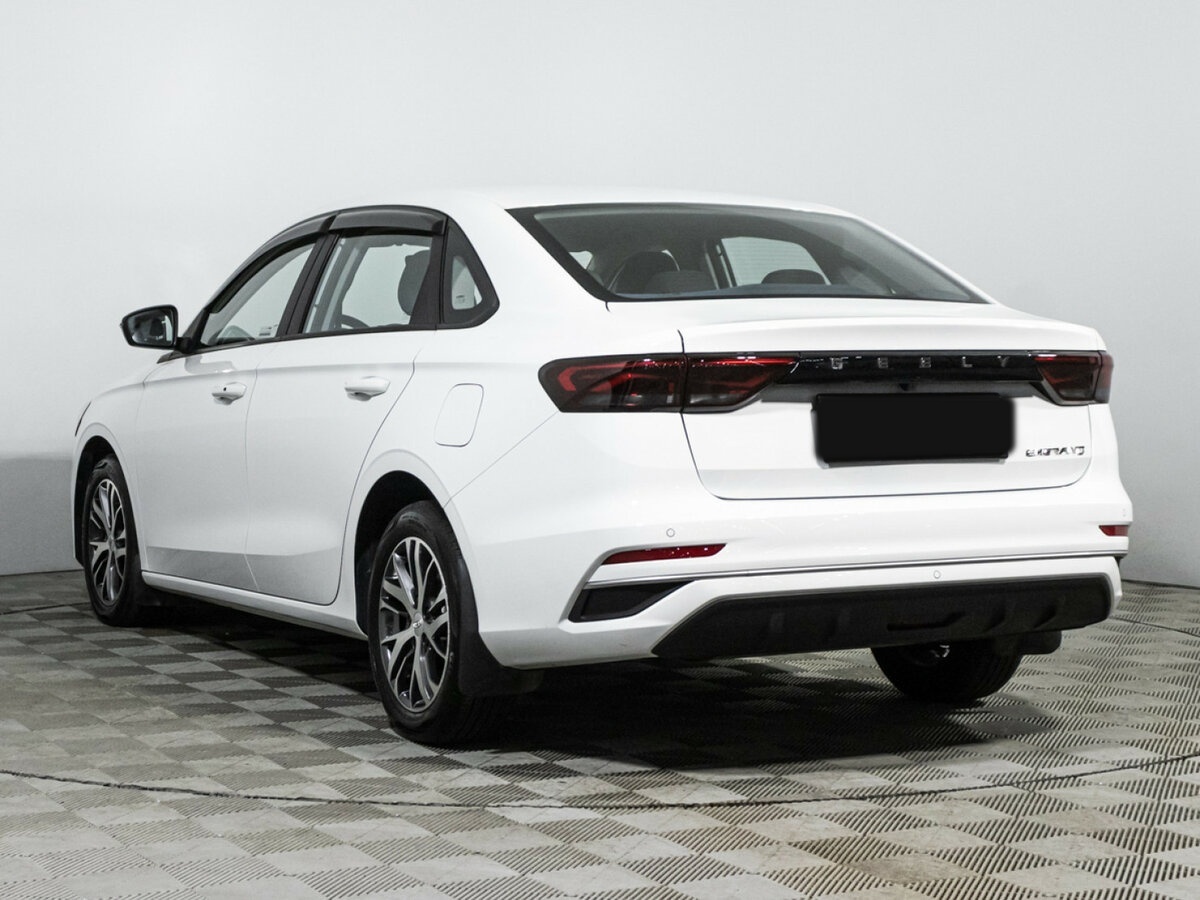 Б/У Джили Эмгранд 2023 года. Фото: #6