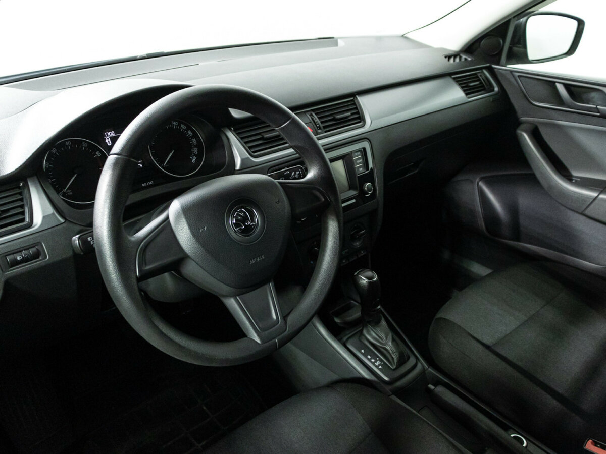 Б/У Шкода Рапид 2015 года. Фото: #10