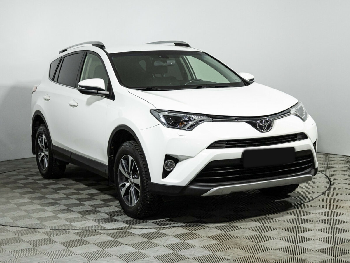 Toyota RAV4 2016 года с пробегом. Фото: #2
