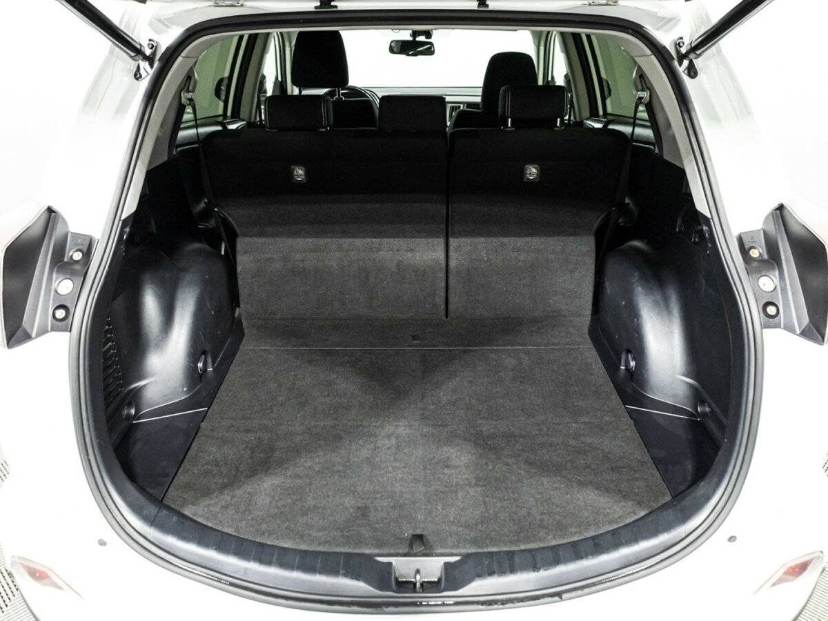 Toyota RAV4 2016 года с пробегом. Фото: #11