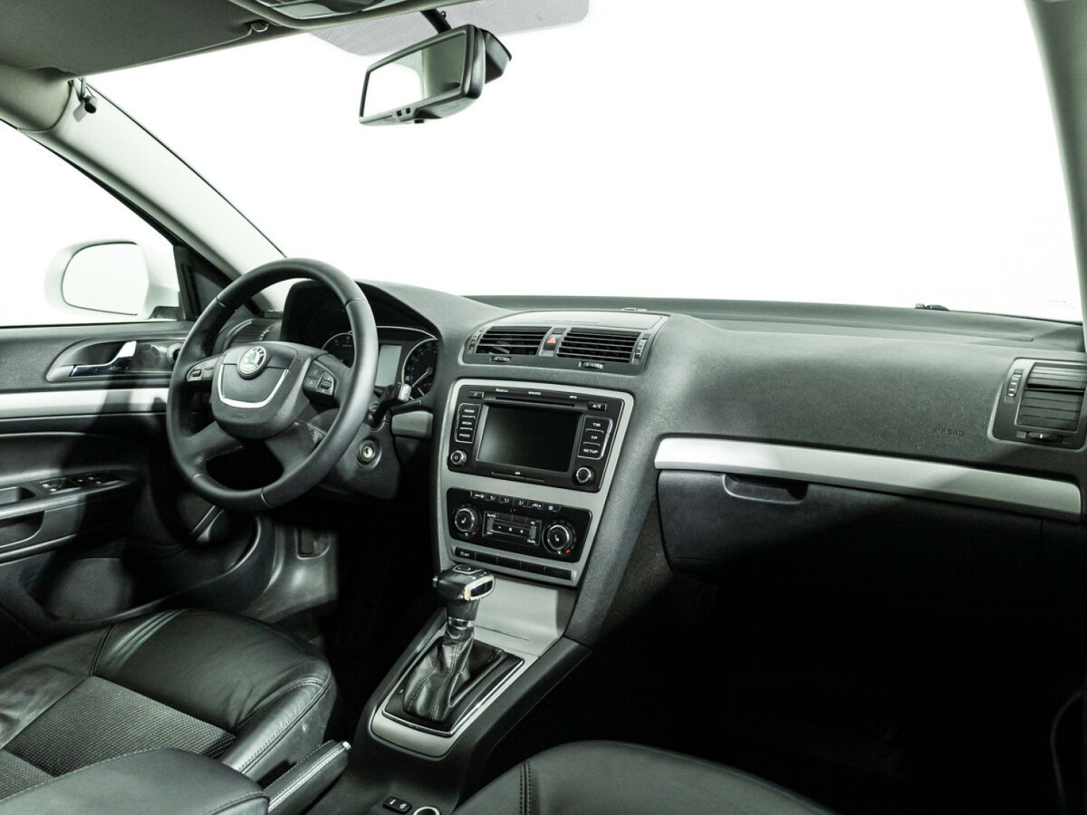 Б/У Шкода Октавия 2012 года. Фото: #8