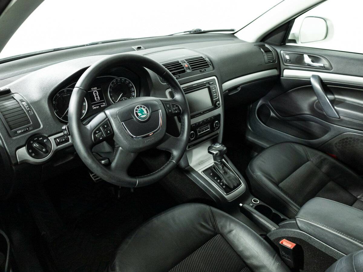 Б/У Шкода Октавия 2012 года. Фото: #10