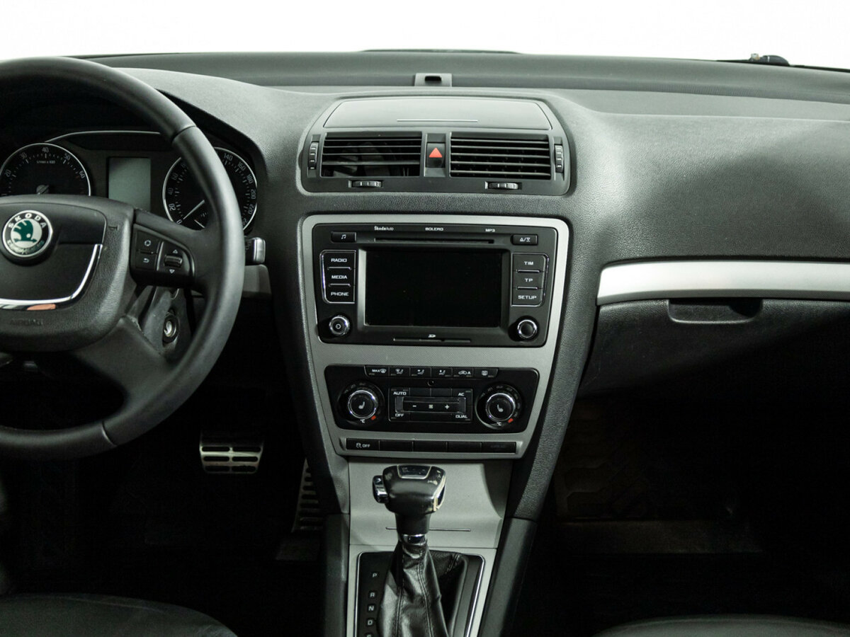 Б/У Шкода Октавия 2012 года. Фото: #13