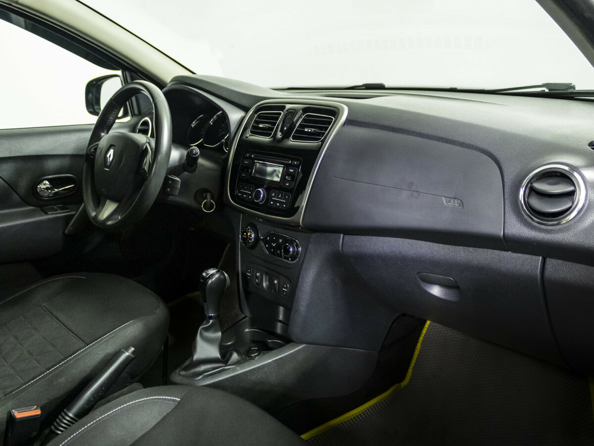 Б/У Рено Сандеро 2015 года. Фото: #6