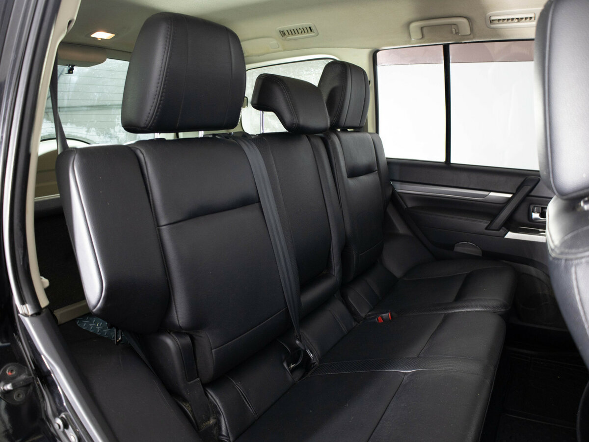 Б/У Митсубиши Паджеро 2013 года. Фото: #10