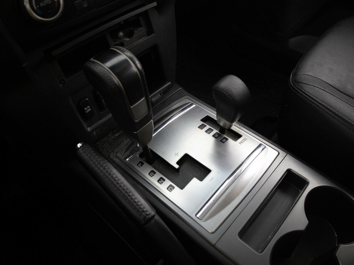 Б/У Митсубиши Паджеро 2013 года. Фото: #11