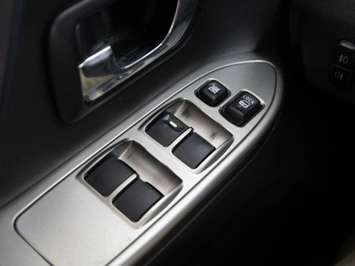 Б/У Митсубиши Паджеро 2013 года. Фото: #15