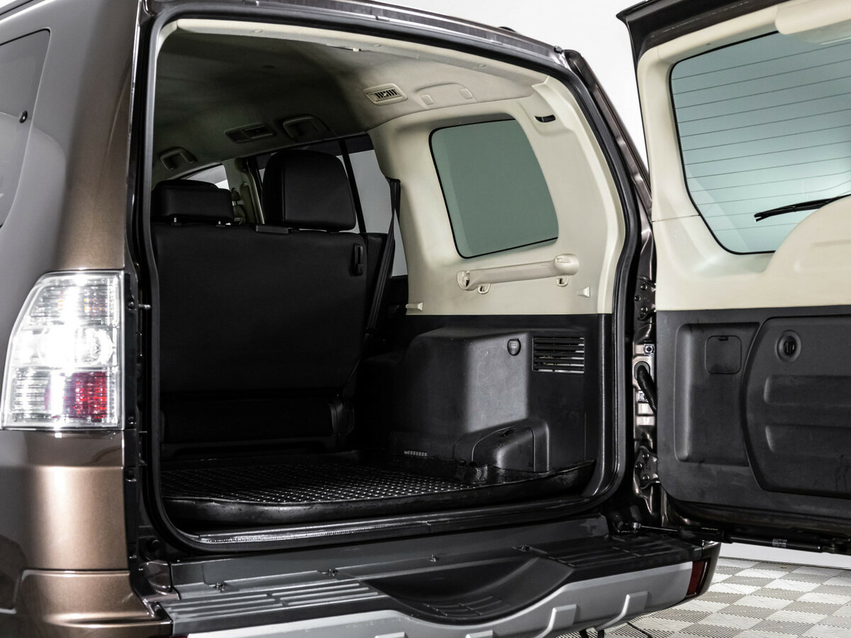 Mitsubishi Pajero 2017 года с пробегом. Фото: #31