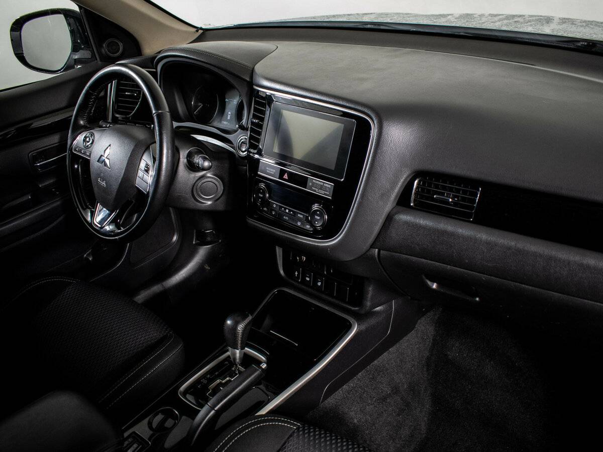 Mitsubishi Outlander 2018 года с пробегом. Фото: #9