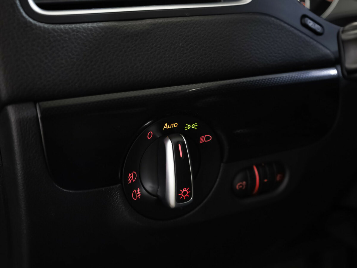 Б/У Фольксваген Джетта 2014 года. Фото: #10