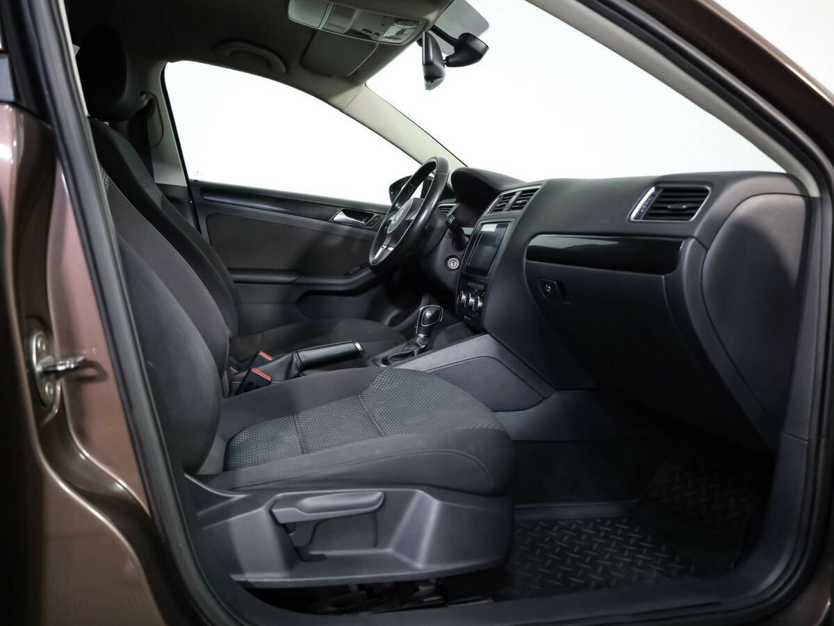 Б/У Фольксваген Джетта 2014 года. Фото: #17