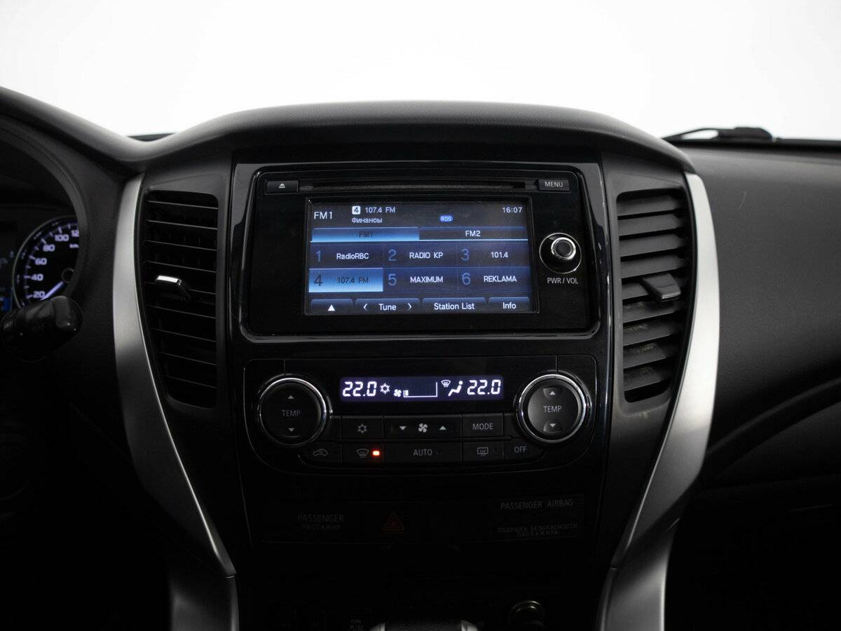 Б/У Митсубиши Паджеро Спорт 2016 года. Фото: #7