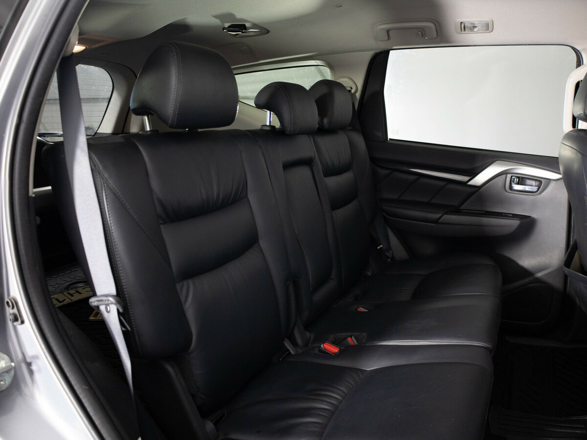 Б/У Митсубиши Паджеро Спорт 2016 года. Фото: #12