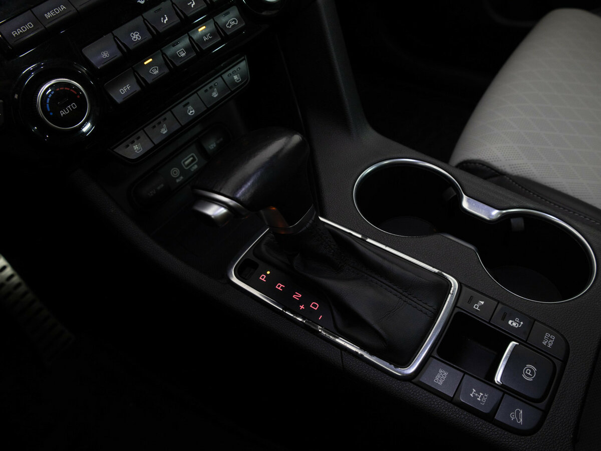 Б/У Киа Спортейдж 2016 года. Фото: #7