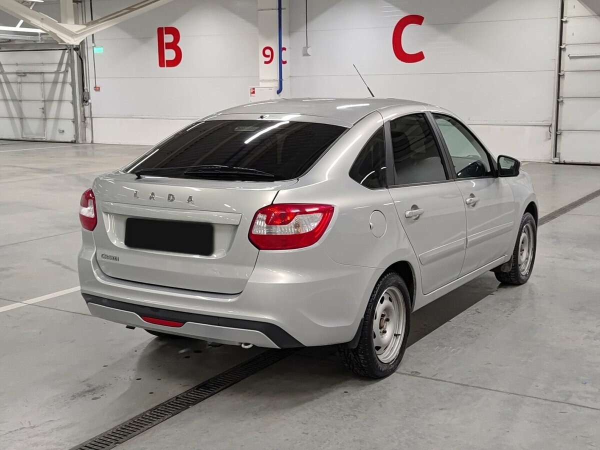 Б/У Лада (ВАЗ) Гранта 2020 года. Фото: #4