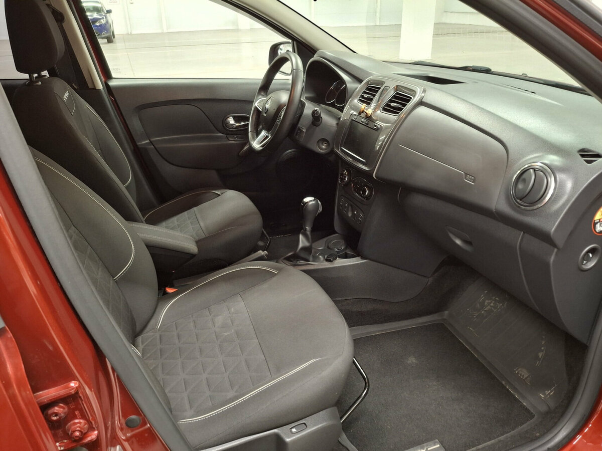 Б/У Рено Сандеро 2018 года. Фото: #10