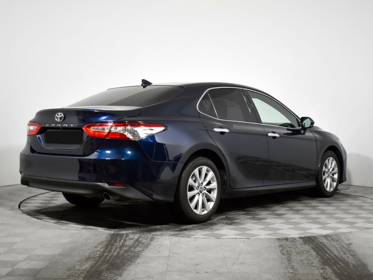 Toyota Camry 2018 года с пробегом. Фото: #3