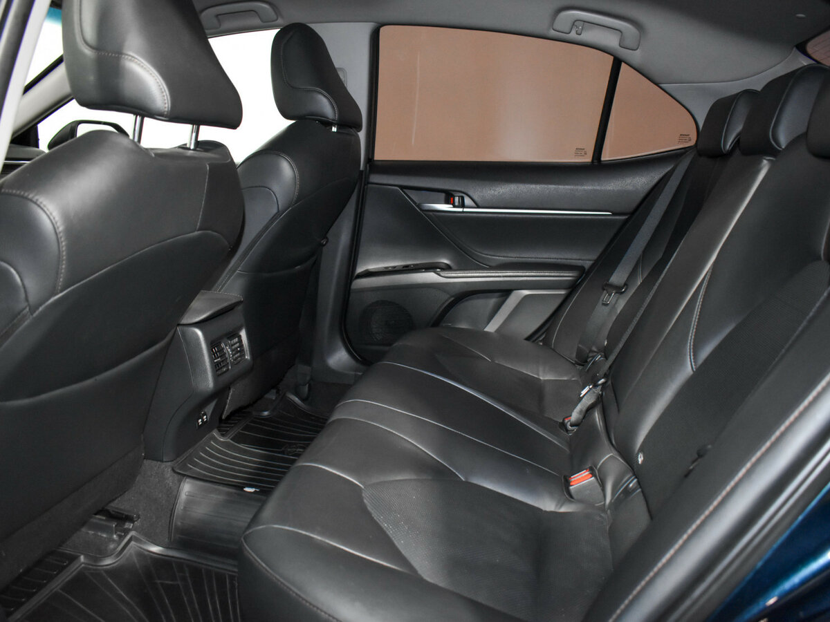 Toyota Camry 2018 года с пробегом. Фото: #10