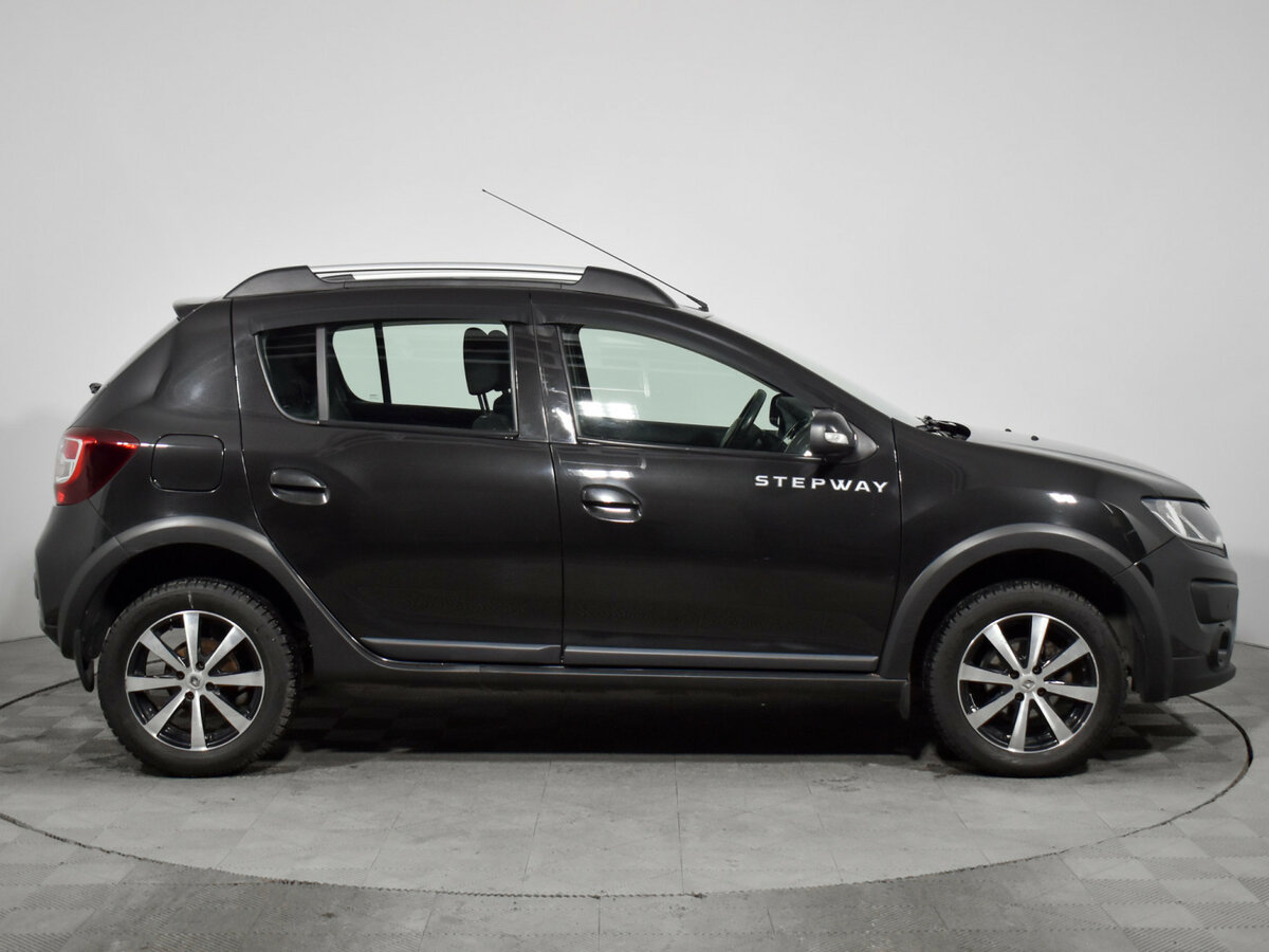 Б/У Рено Сандеро 2016 года. Фото: #3