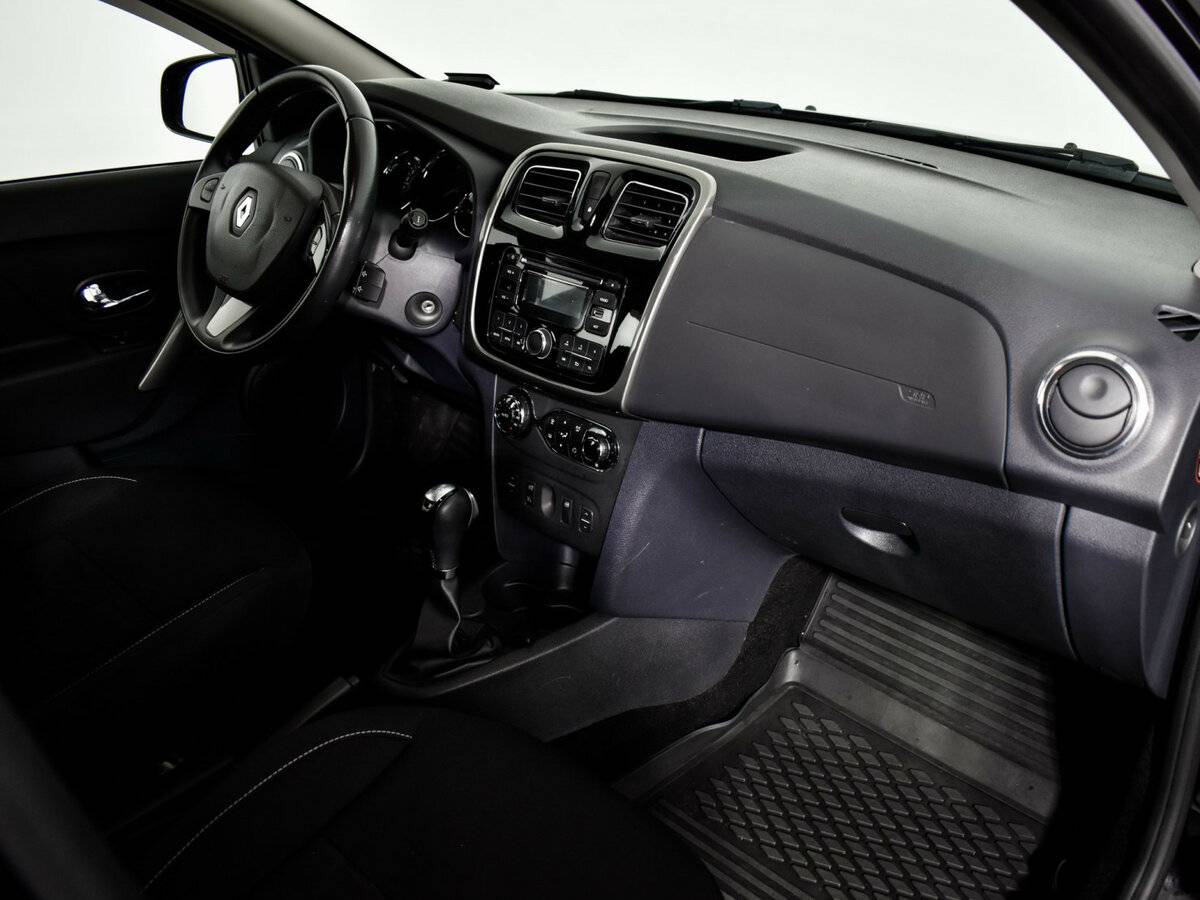 Б/У Рено Сандеро 2016 года. Фото: #12