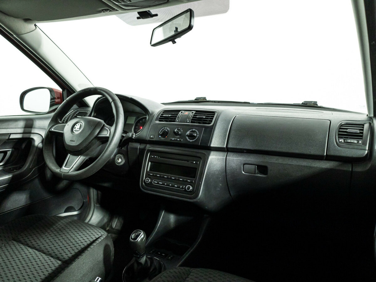 Б/У Шкода Фабия 2014 года. Фото: #6