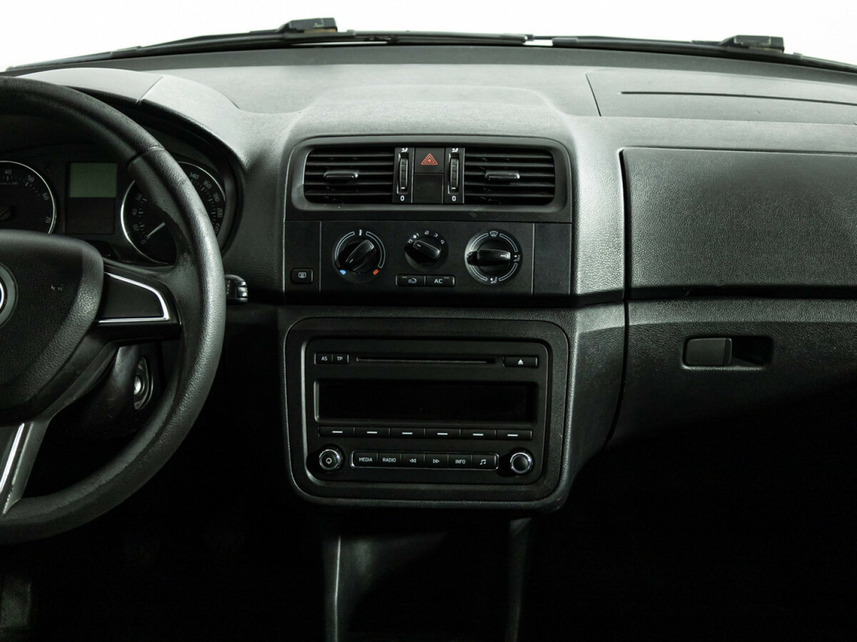 Б/У Шкода Фабия 2014 года. Фото: #11