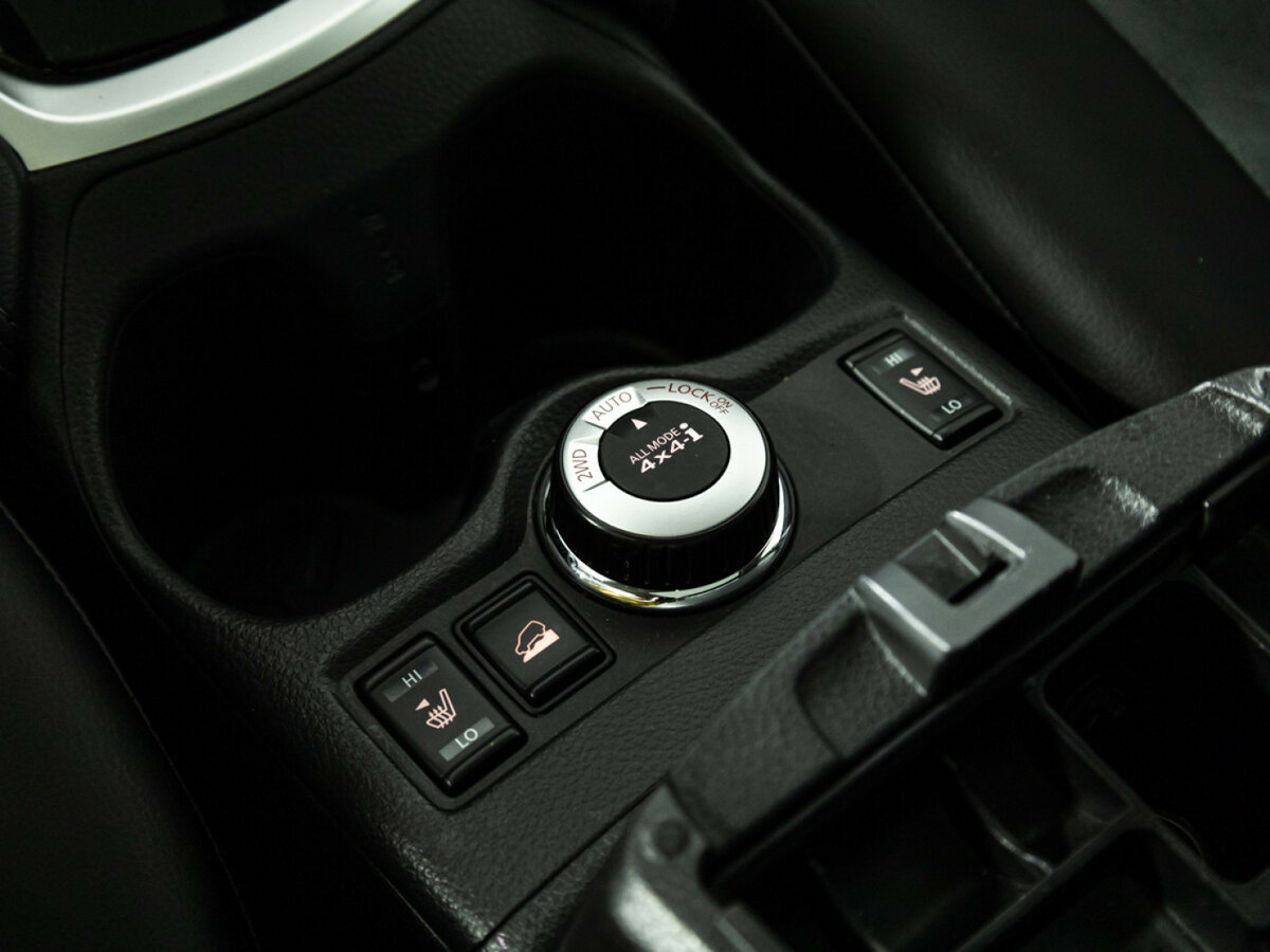 Б/У Ниссан Икс-Трейл 2016 года. Фото: #18