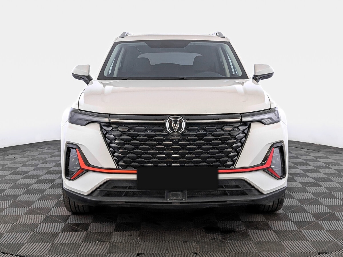 Б/У Чанган CS35 Plus 2024 года. Фото: #1