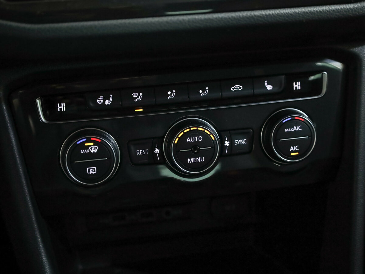 Б/У Фольксваген Тигуан 2019 года. Фото: #17