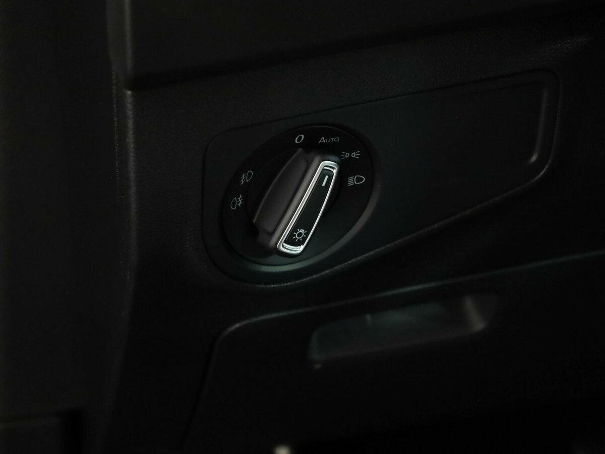 Б/У Фольксваген Тигуан 2019 года. Фото: #22