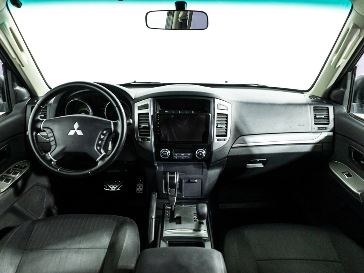 Mitsubishi Pajero 2015 года с пробегом. Фото: #11