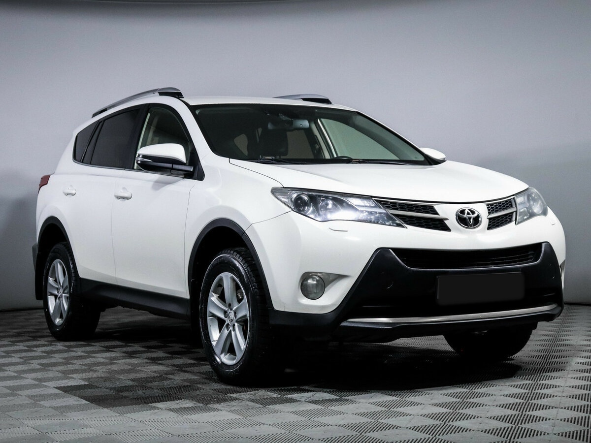 Toyota RAV4 2013 года с пробегом. Фото: #2