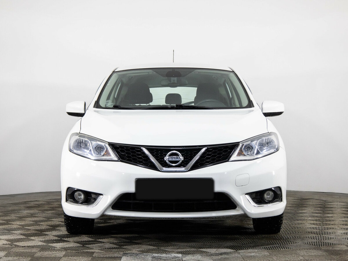 Б/У Ниссан Тиида 2015 года. Фото: #1