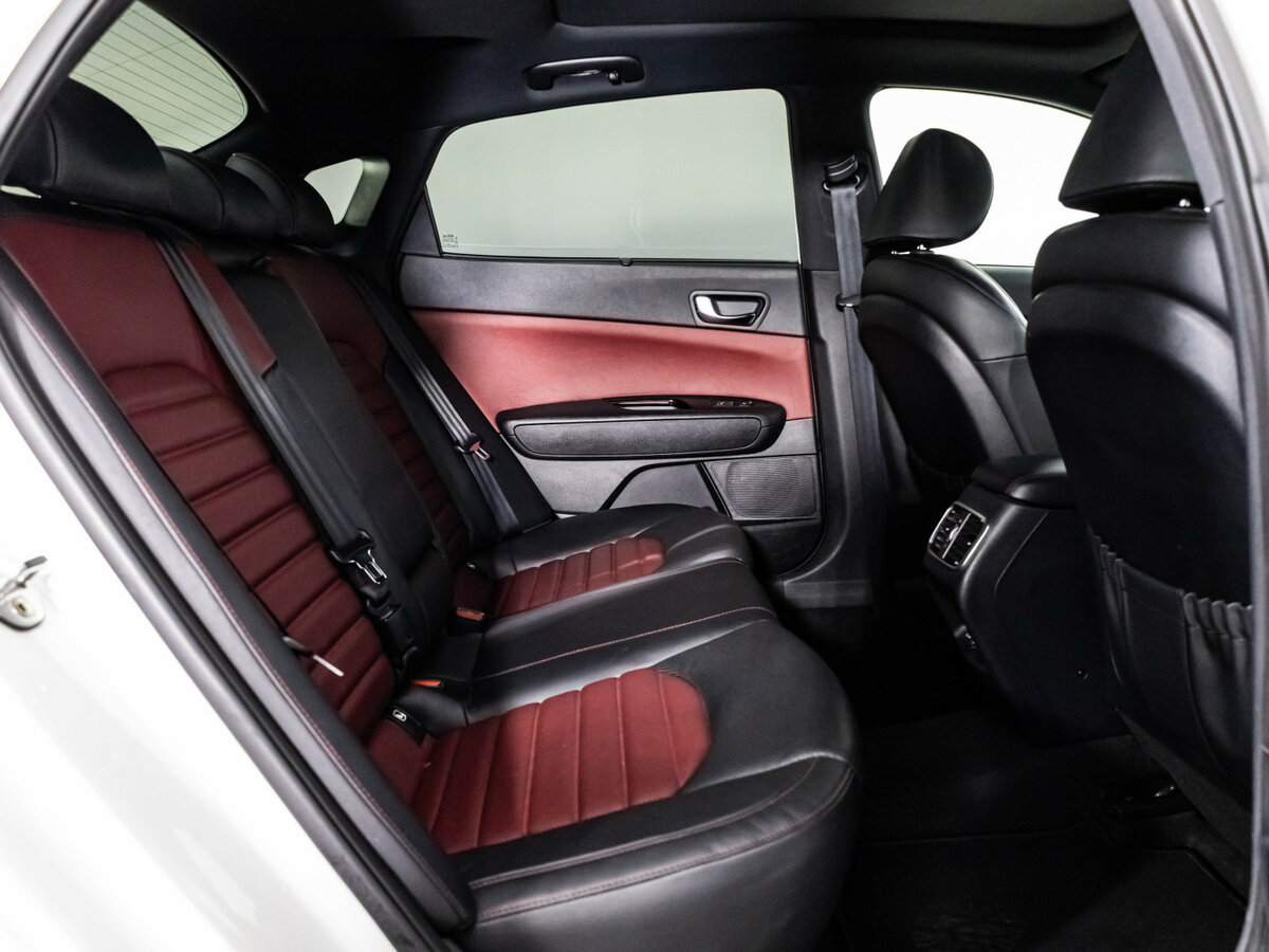 Б/У Киа Оптима 2018 года. Фото: #29