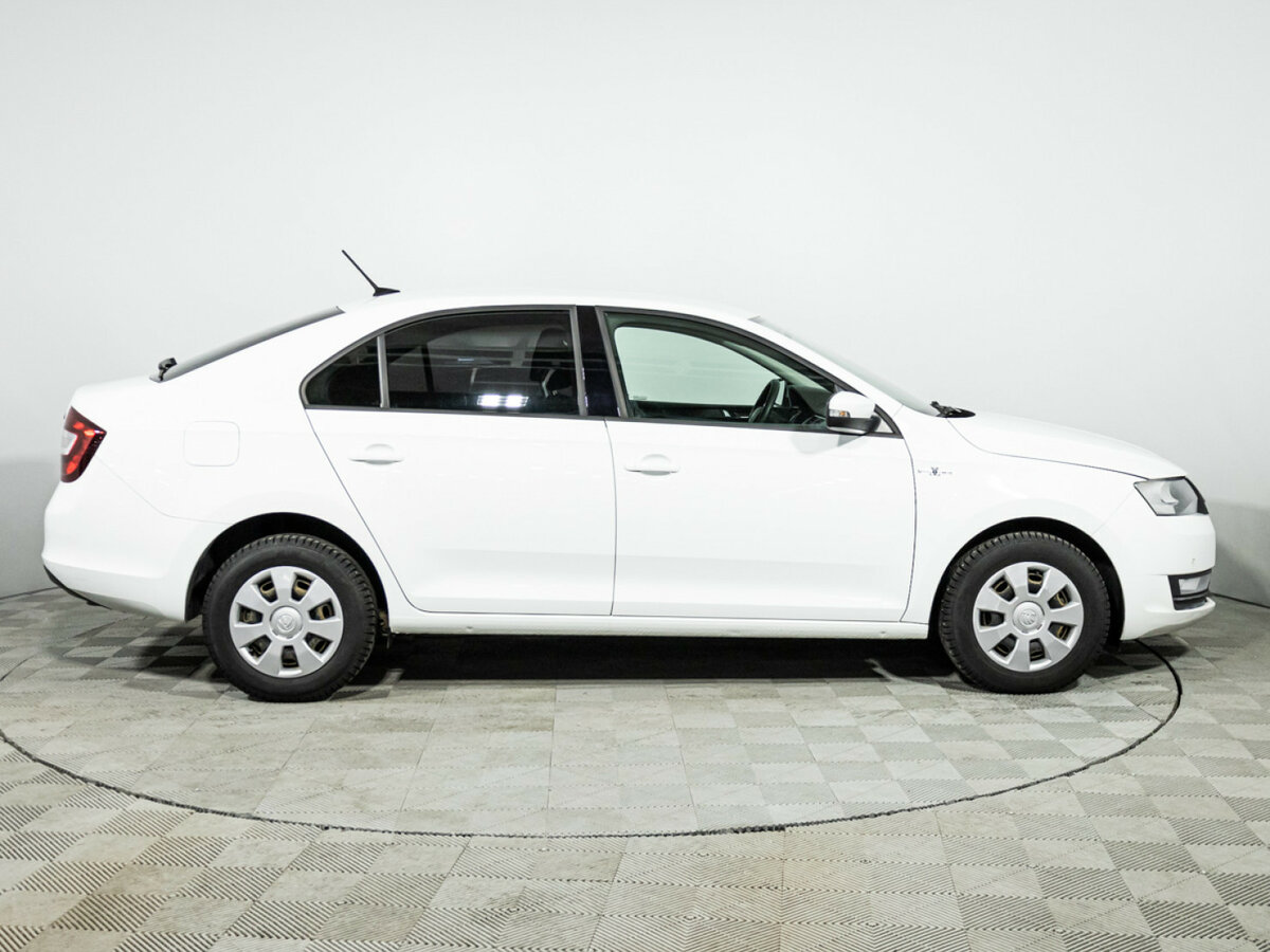 Б/У Шкода Рапид 2018 года. Фото: #3