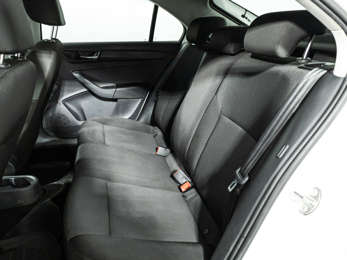 Б/У Шкода Рапид 2018 года. Фото: #9