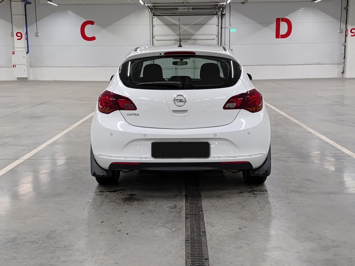 Б/У Опель Астра 2013 года. Фото: #5