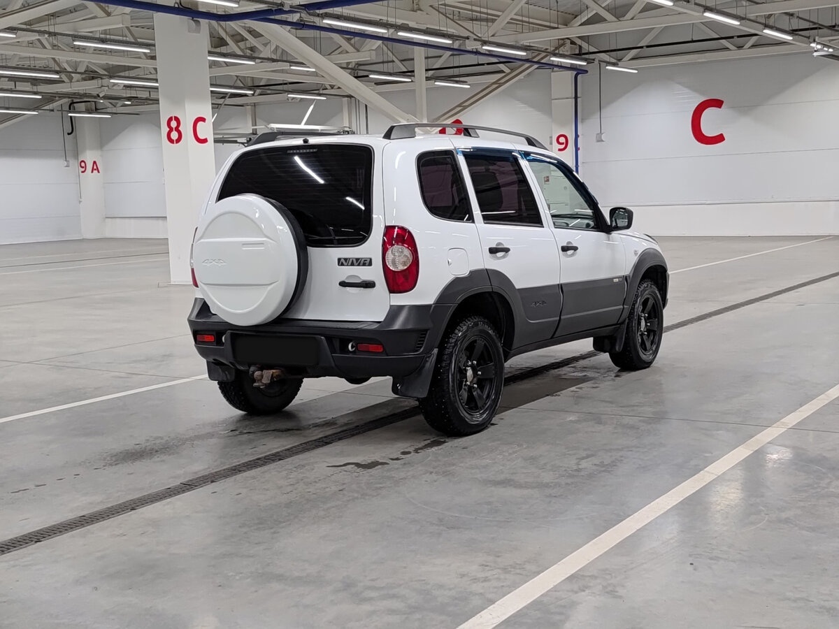 Б/У Шевроле Нива 2017 года. Фото: #4