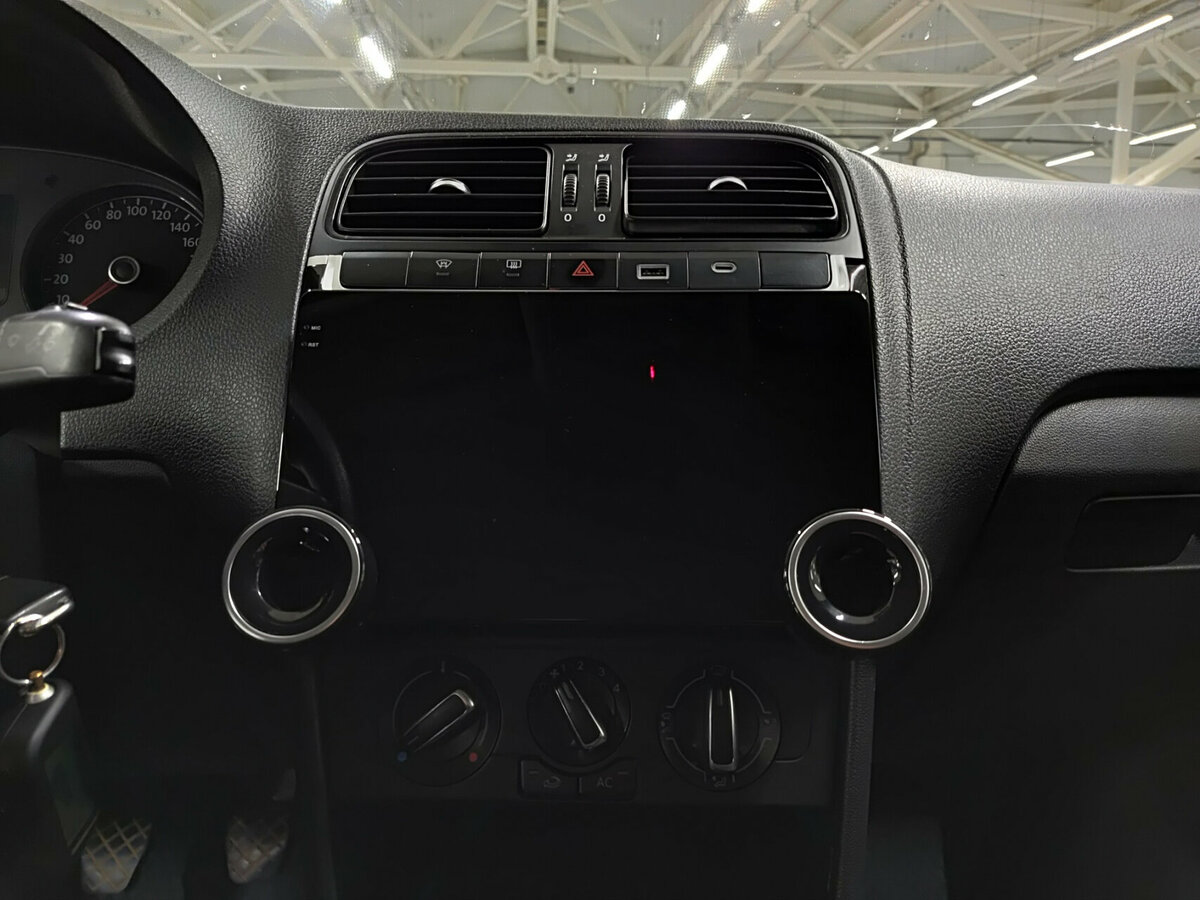 Б/У Фольксваген Поло 2017 года. Фото: #14