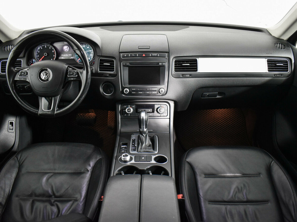 Б/У Фольксваген Туарег 2015 года. Фото: #12