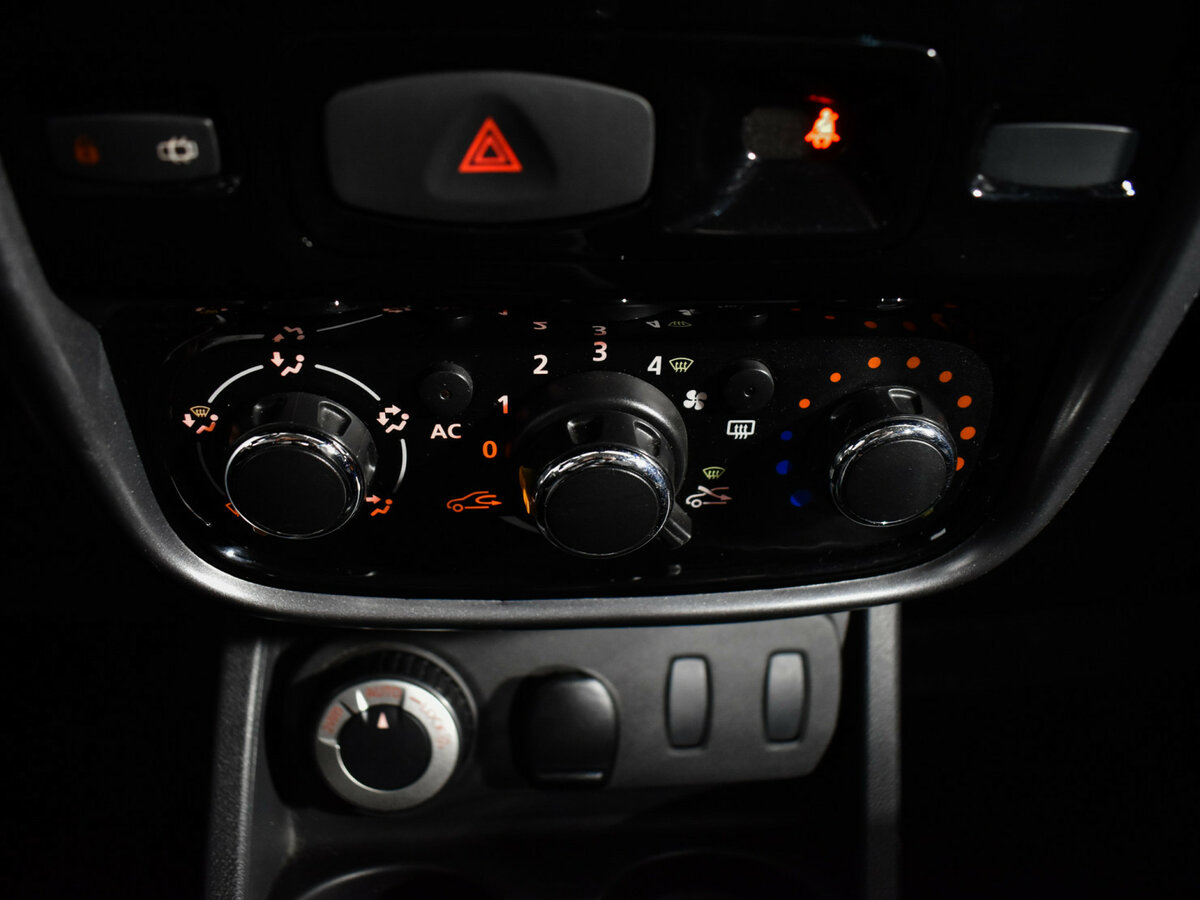 Б/У Рено Дастер 2013 года. Фото: #14