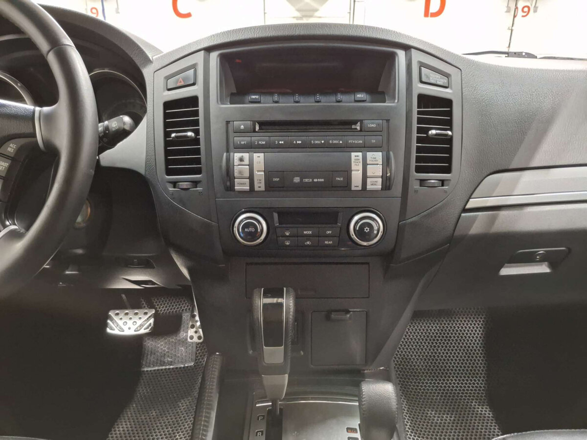 Б/У Митсубиши Паджеро 2012 года. Фото: #14