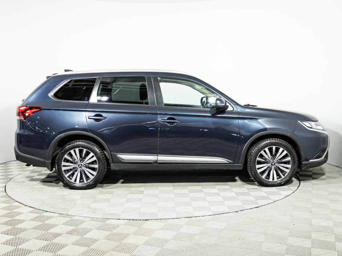 Mitsubishi Outlander 2019 года с пробегом. Фото: #3