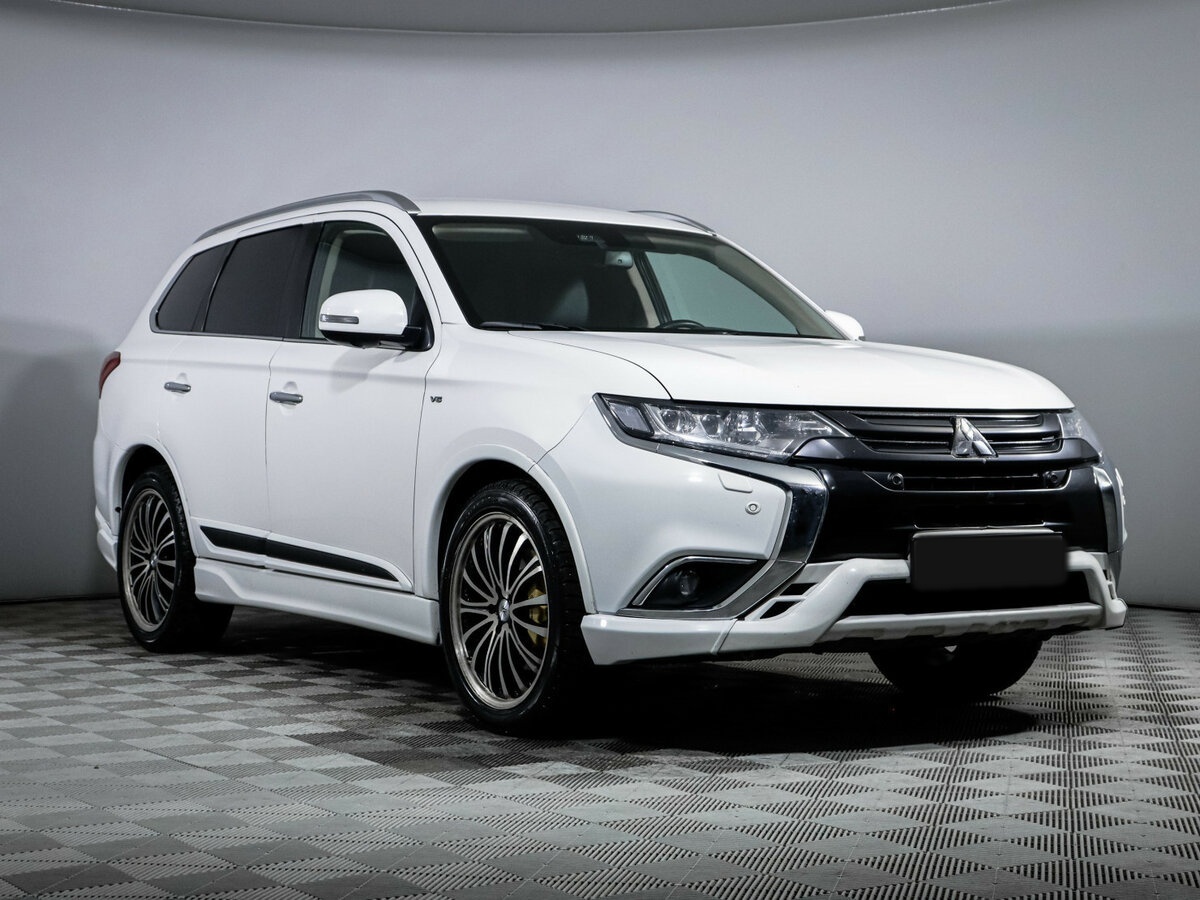 Mitsubishi Outlander 2018 года с пробегом. Фото: #2