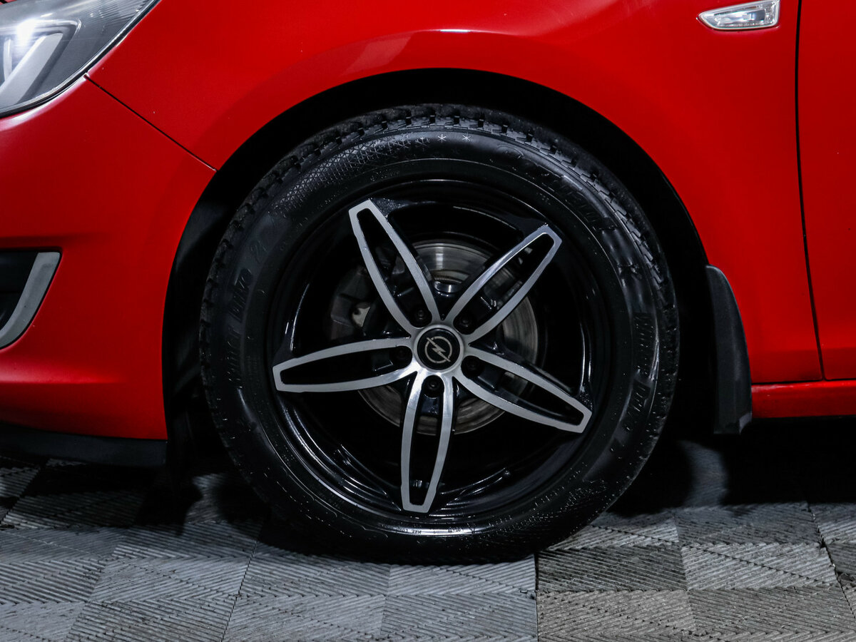 Б/У Опель Астра 2013 года. Фото: #12