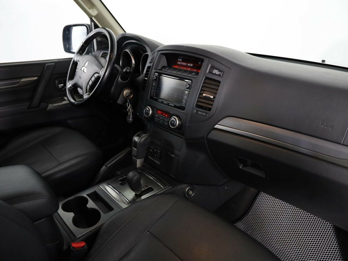 Б/У Митсубиши Паджеро 2013 года. Фото: #10