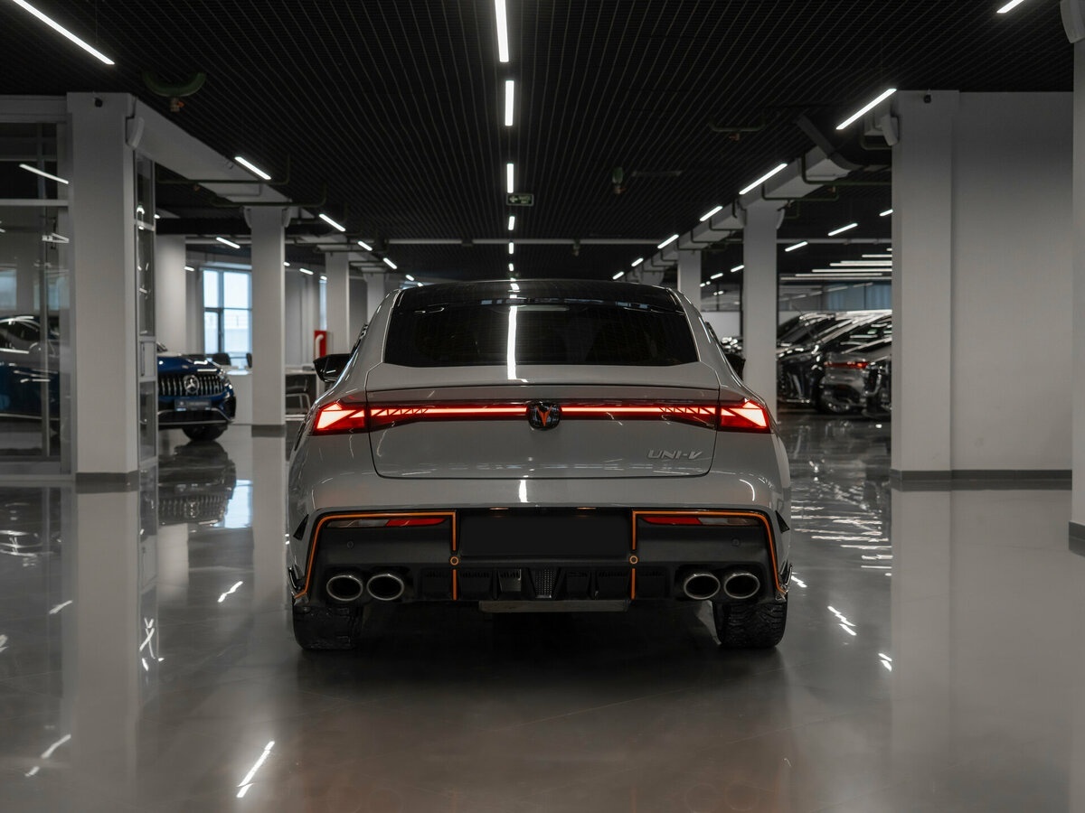 Б/У Чанган УНИ-В 2023 года. Фото: #5