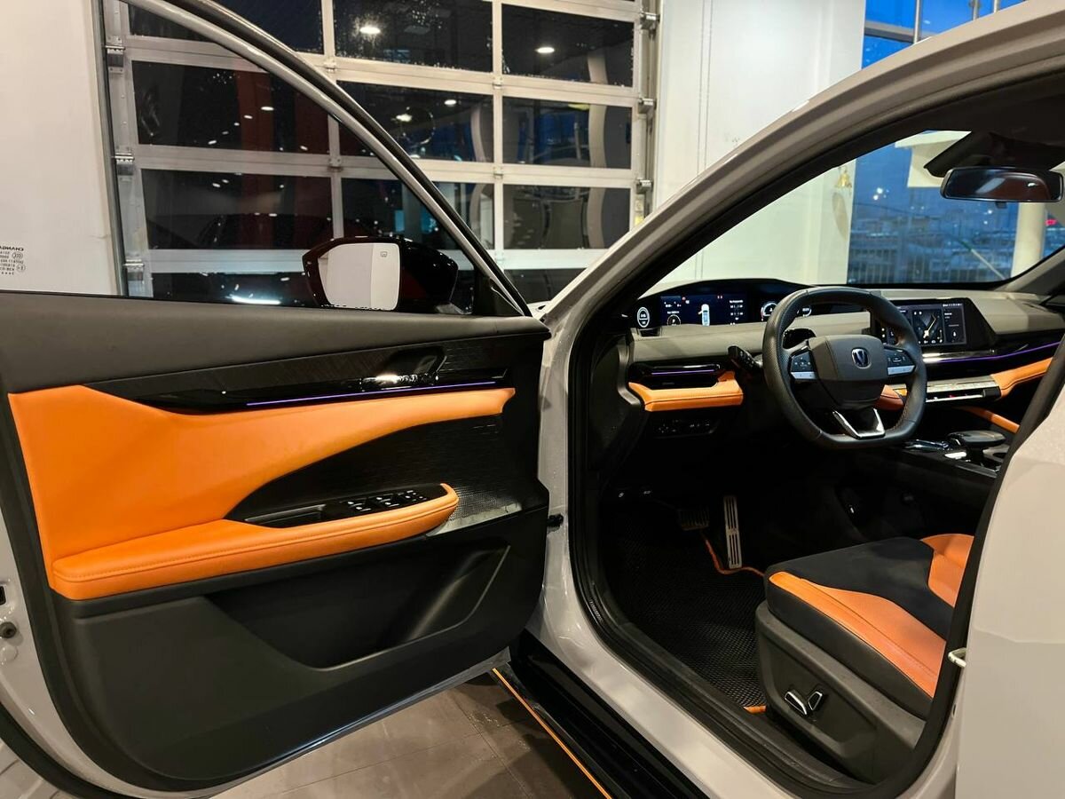 Changan UNI-V 2023 года с пробегом. Фото: #17