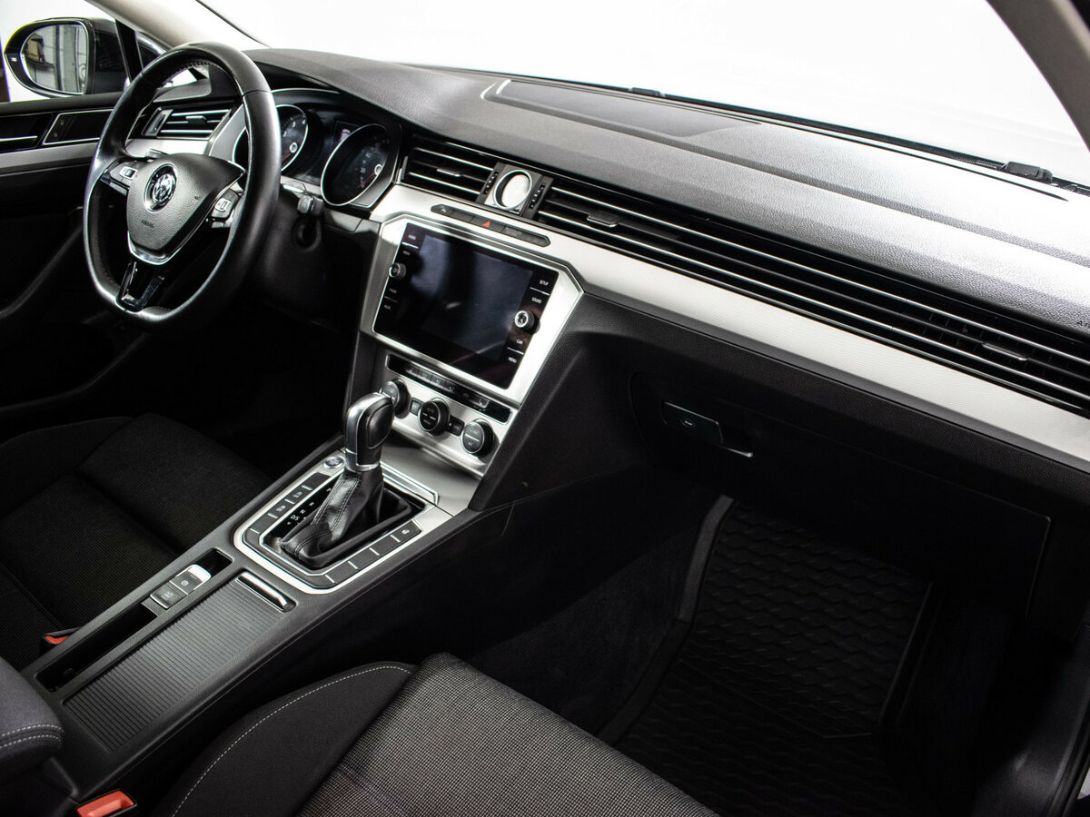 Volkswagen Passat 2017 года с пробегом. Фото: #9