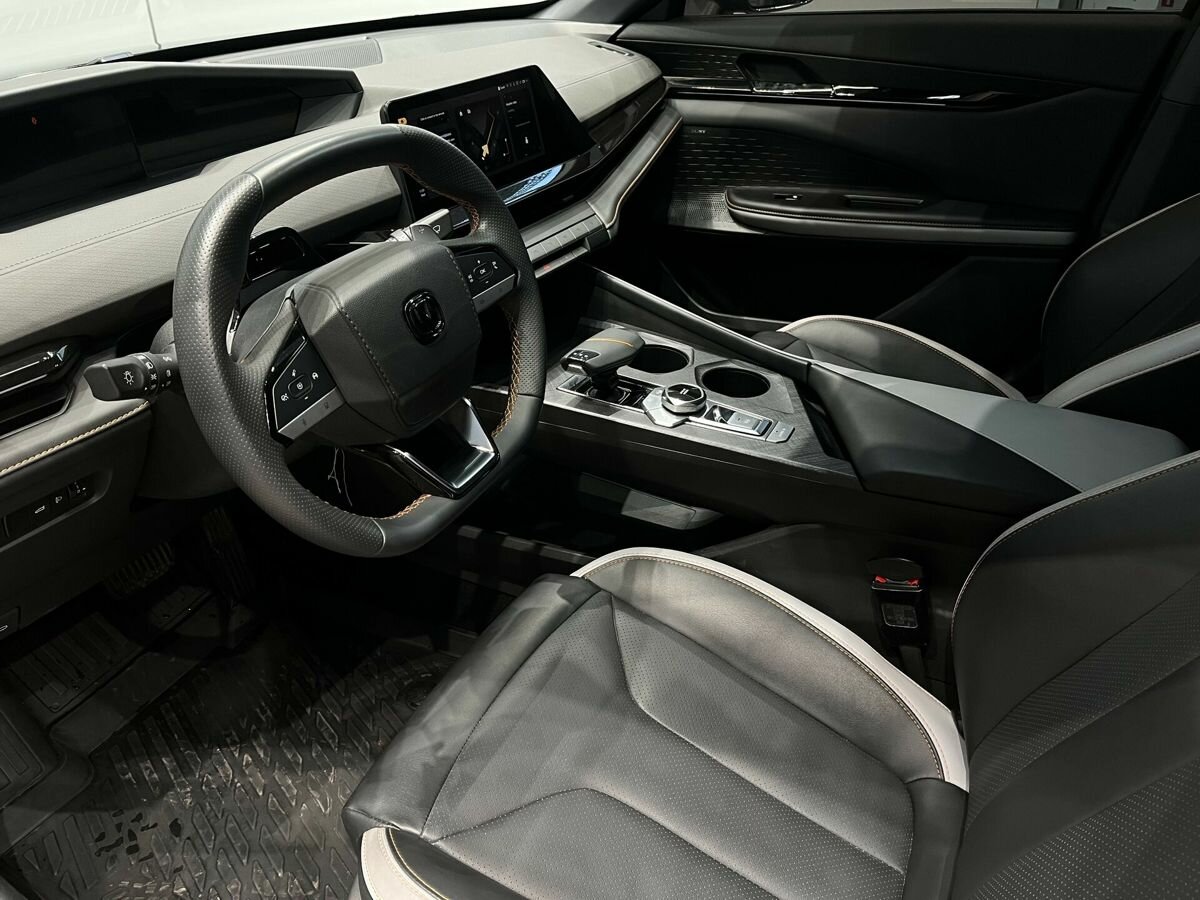 Changan UNI-V 2024 года с пробегом. Фото: #8